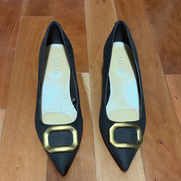 Nine West Brown Pumps with Gold Buckle - Picture 3 of 9